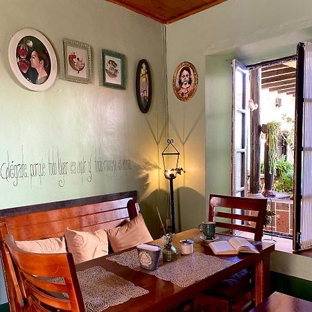 Hotel Del Carmen Tlalpujahua de Rayón エクステリア 写真